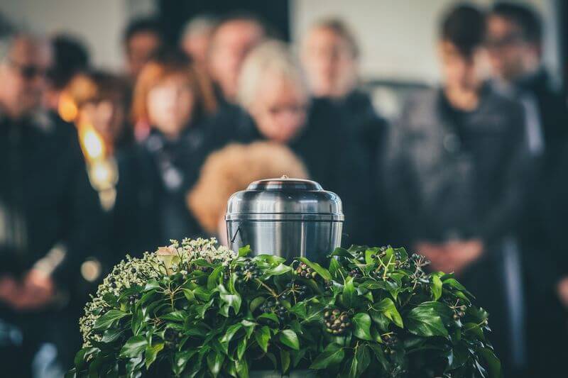 Farewell to the urn in ceremonial hall